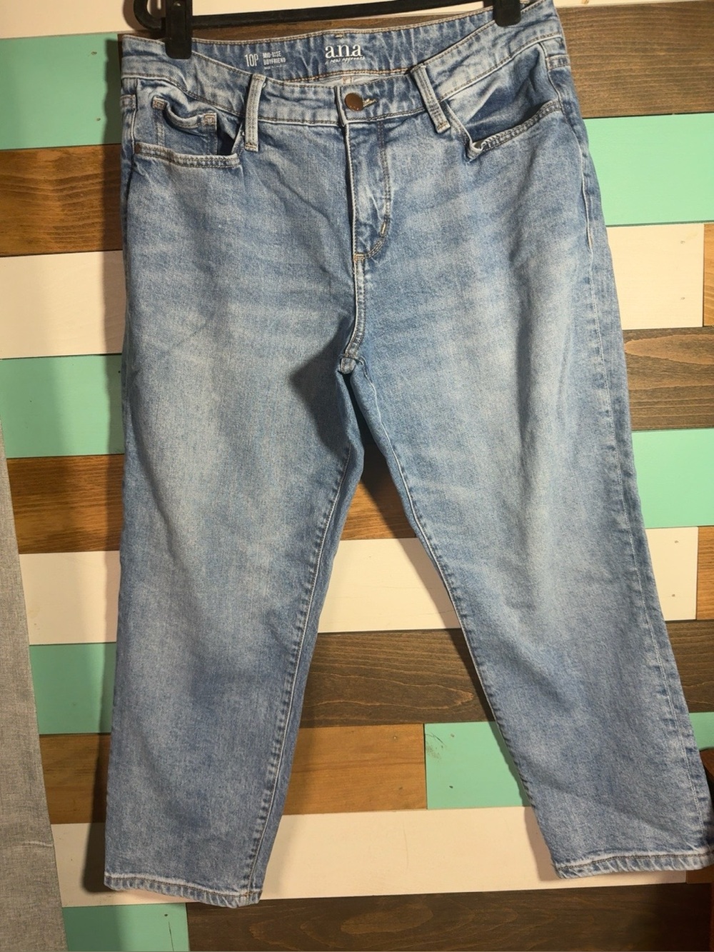 a.n.a Boyfriend Jeans Women’s 10P Petite Mid Rise Light Wash Stretch Denim